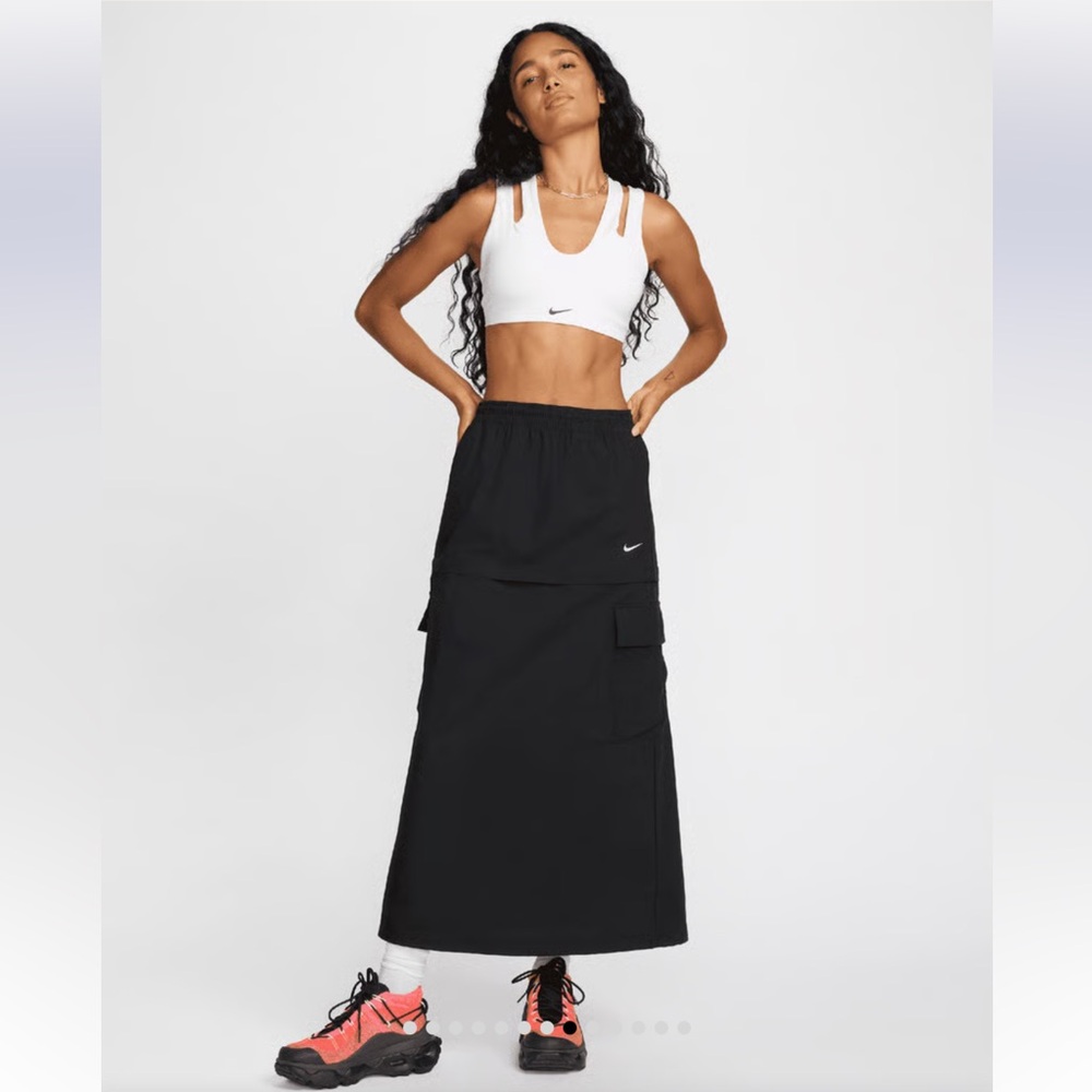 Nike Women's Mid Rise Convertible Black Maxi Skirt w/Cargo Pockets,Size Medium.